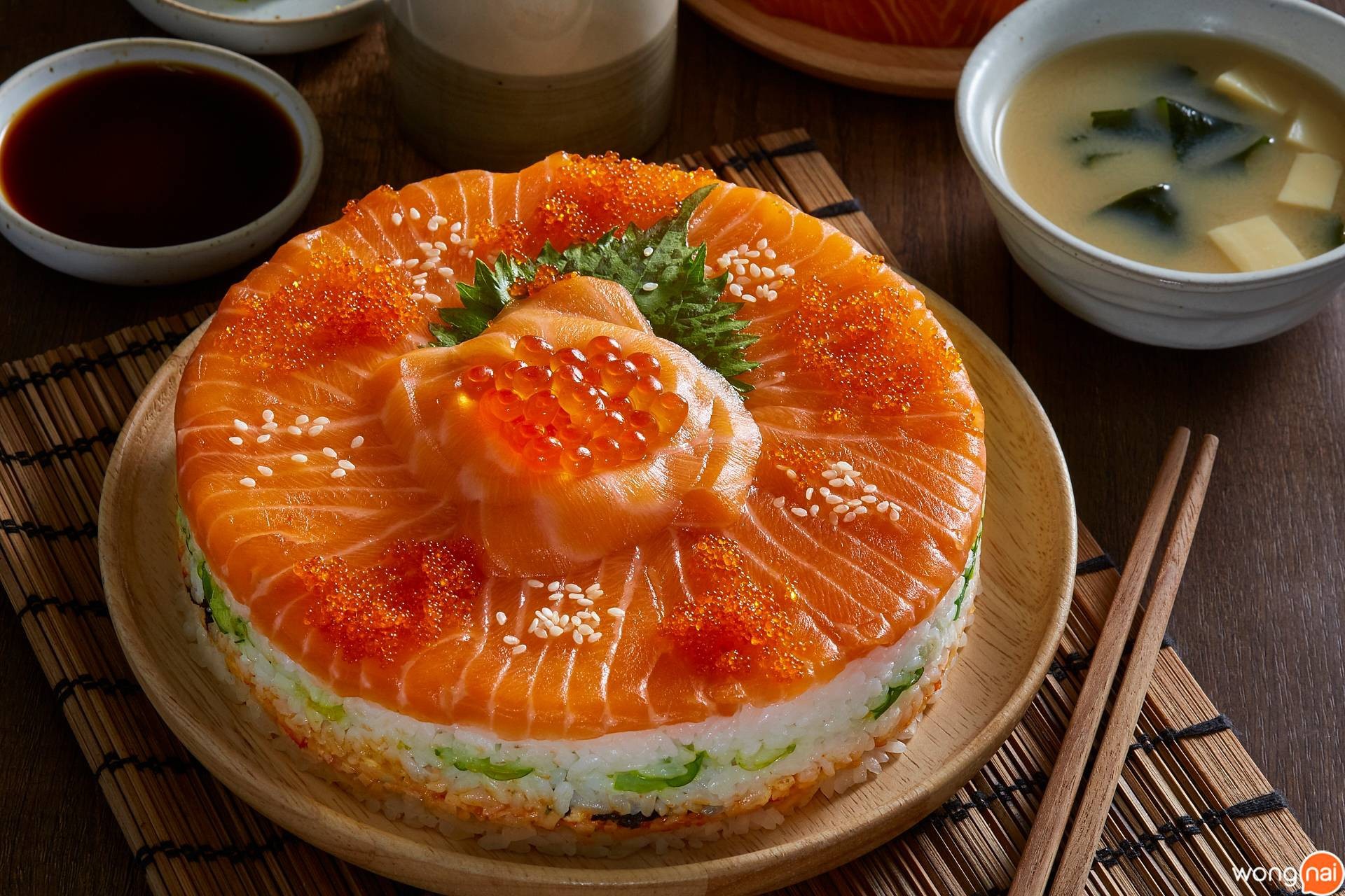 Phần Sushi vẫn được làm từ các nguyên liệu quen thuộc như cơm