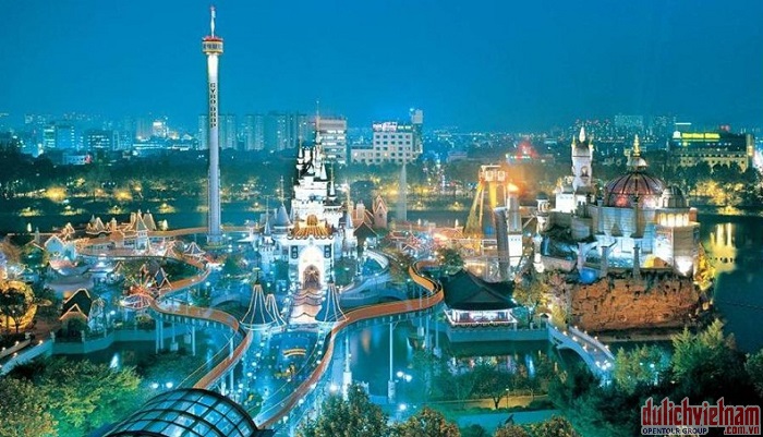   Công viên giải trí Lotte World vào buổi tối