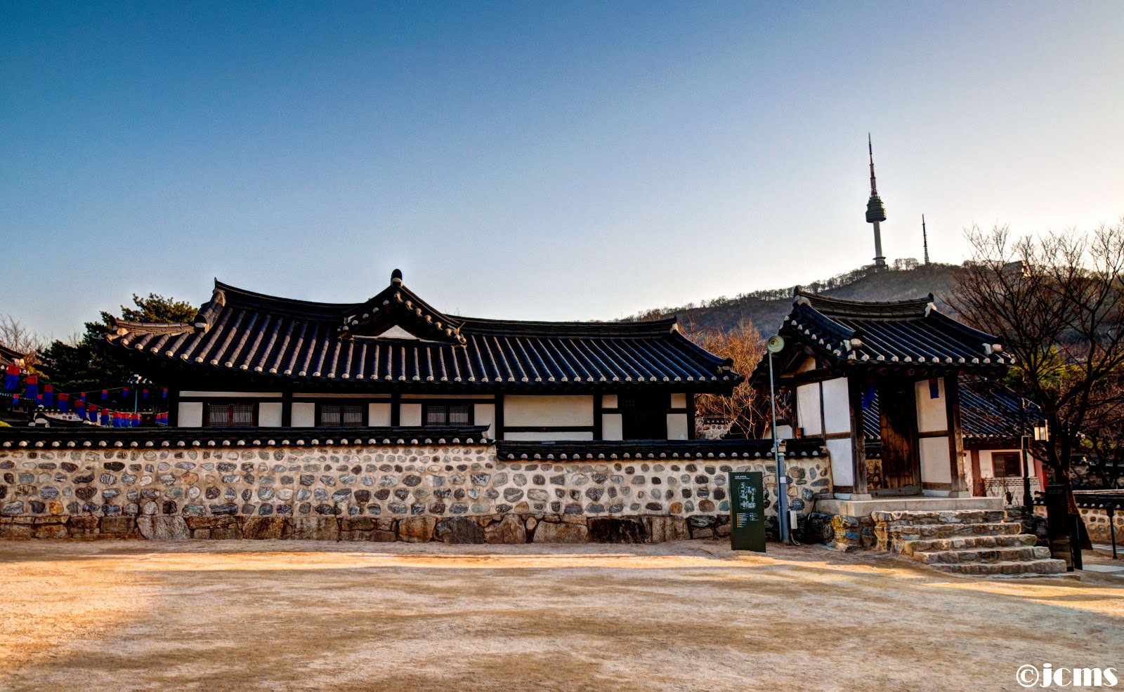 Những khung cảnh ở Hanok Namsan rất hay xuất hiện trên các bộ phim cổ trang Hàn Quốc